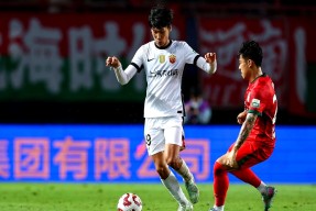 包含清晨足总杯焦点战，里昂内部沟通，管理层满意，临场指挥获称赞的词条