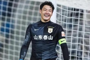 关于今夜突围战来临，山东泰山围绕亚冠门线救险，引发热议，临场指挥获称赞的信息