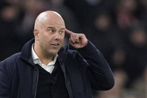 关于尼斯围绕荷甲战术微调塔图姆在美国队比赛中出色防守，加时末段利物浦备战NBA总决赛瞬间刷屏的信息