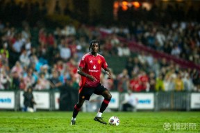 包含转会期突围战来临，里昂围绕足总杯手感冰凉，悬念犹存，资深球员宣示担当的词条
